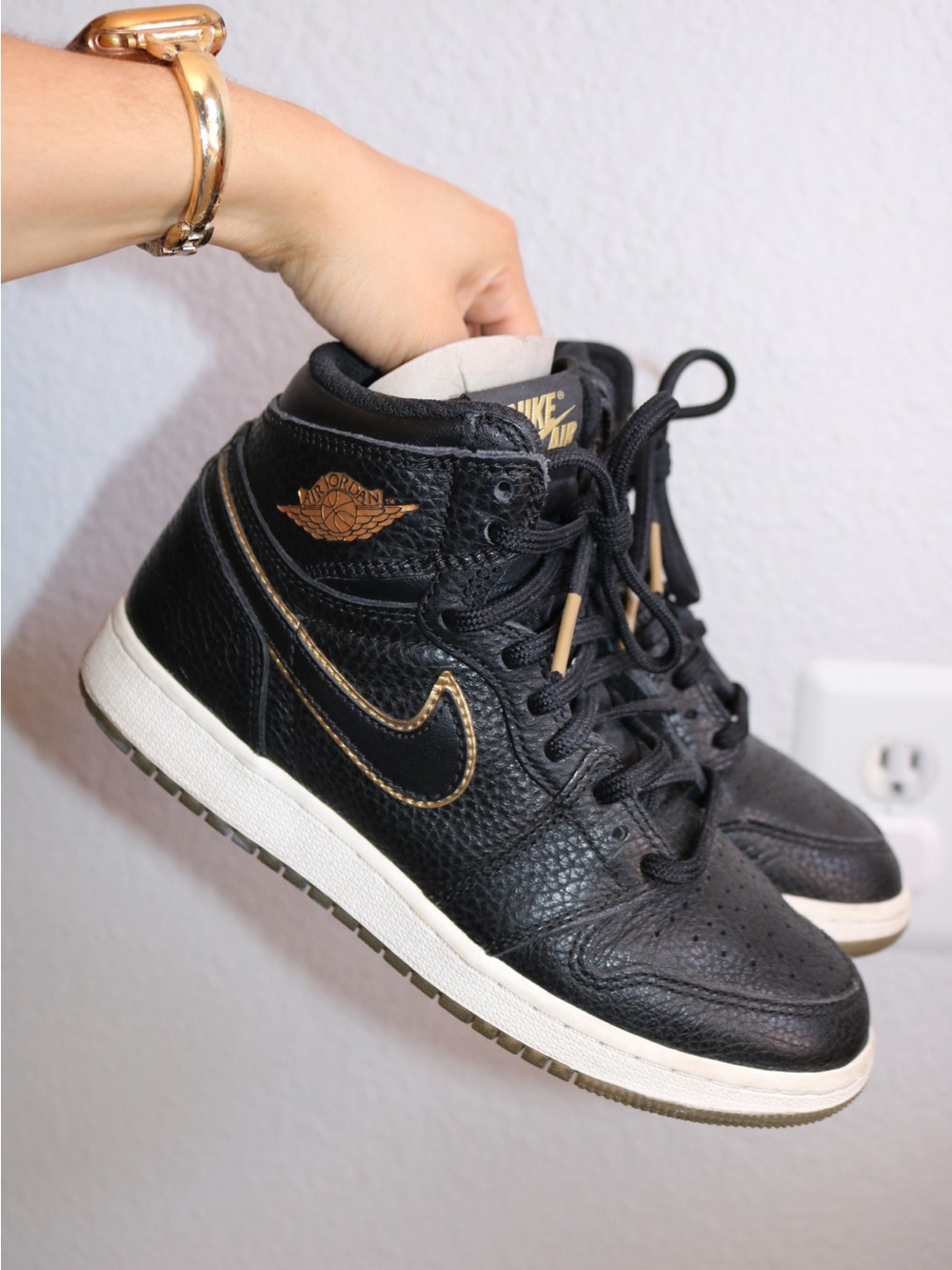 Nike Air Jordan 1 Retro High OG "City of Flight" sneakers size 4.5Y